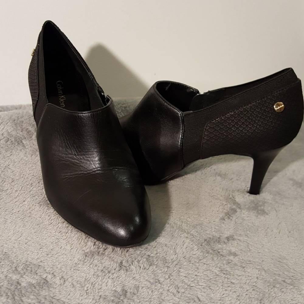 Calvin klein Jeanine black ankle booties